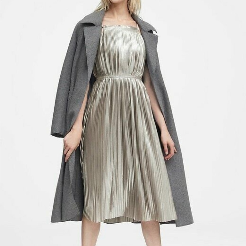 *NWT*Banana Republic Metallic Silver Pleated Dress